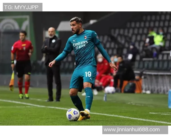 图拉姆因大腿伤缺席一个月后周四重返训练场状态回暖