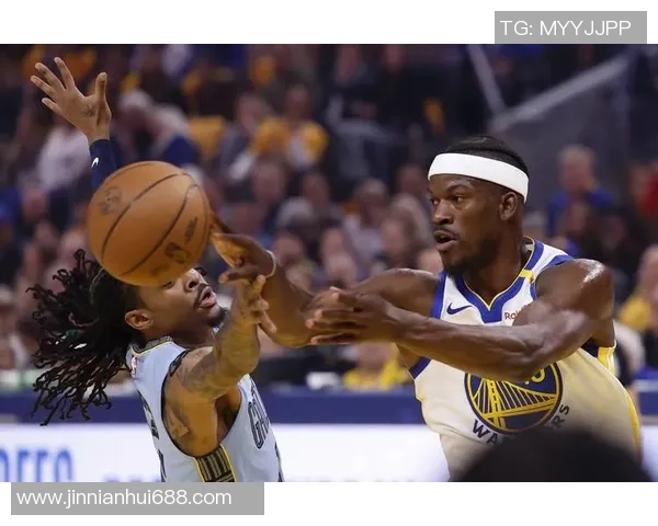 巴特勒坚定支持库明加表达全队对他的喜爱与信任 巴特勒坚定支持库明加表达全队对他的喜爱与信任