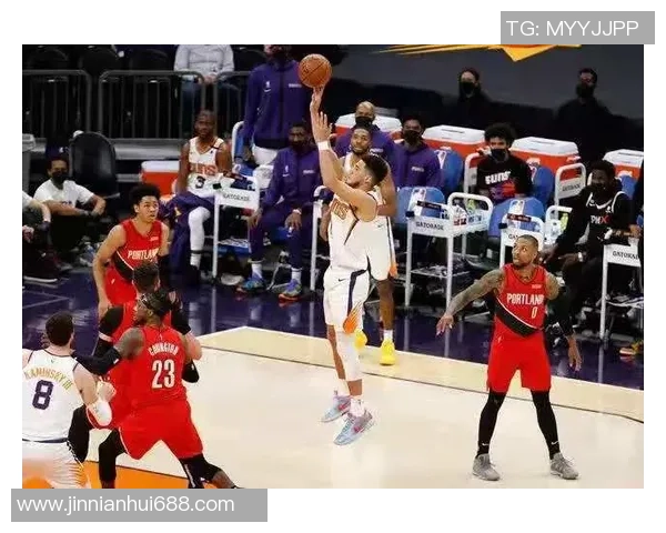 布克首节手感不佳仅得5分投篮命中率低迷影响比赛表现