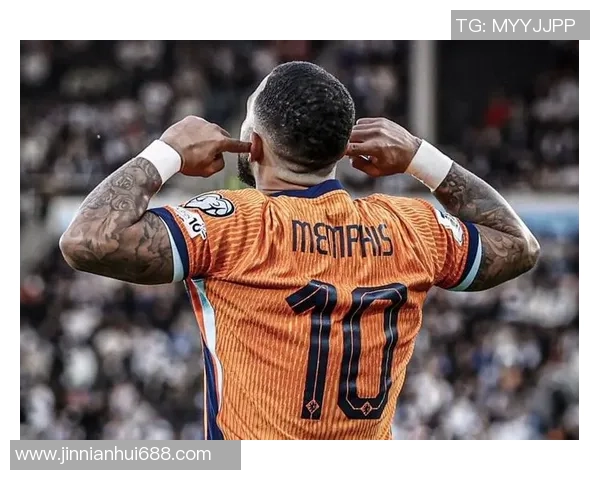 德佩在荷兰国家队创下54球35助的辉煌纪录双双领跑队史榜单