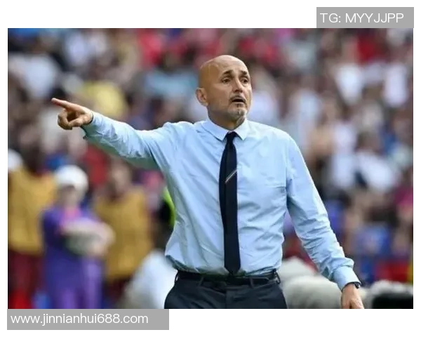 弗拉霍维奇因伤缺席斯帕莱蒂期待伊尔迪兹扮演托蒂式伪九角色 弗拉霍维奇因伤缺席斯帕莱蒂期待伊尔迪兹扮演托蒂式伪九角色